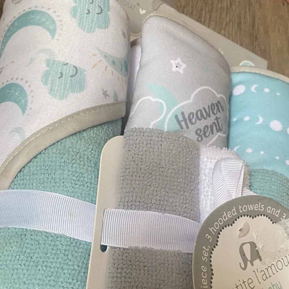 Petite L'amour Baby Hooded Towels and Washcloths Set